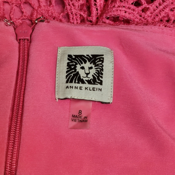 Anne Klein Vibrant Pink Crochet Floral Lace Mini Dress Size 8 - Picture 5 of 5